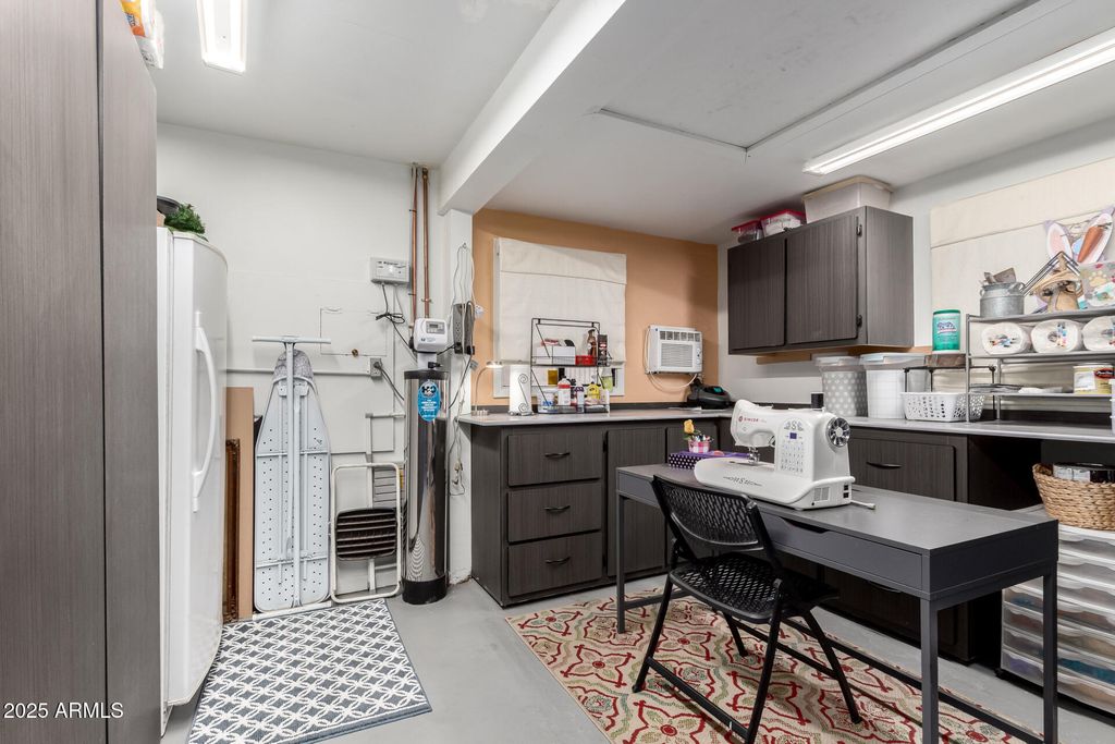 Image 32 of property listing at 4804 S ELM Street, Tempe, AZ 85282