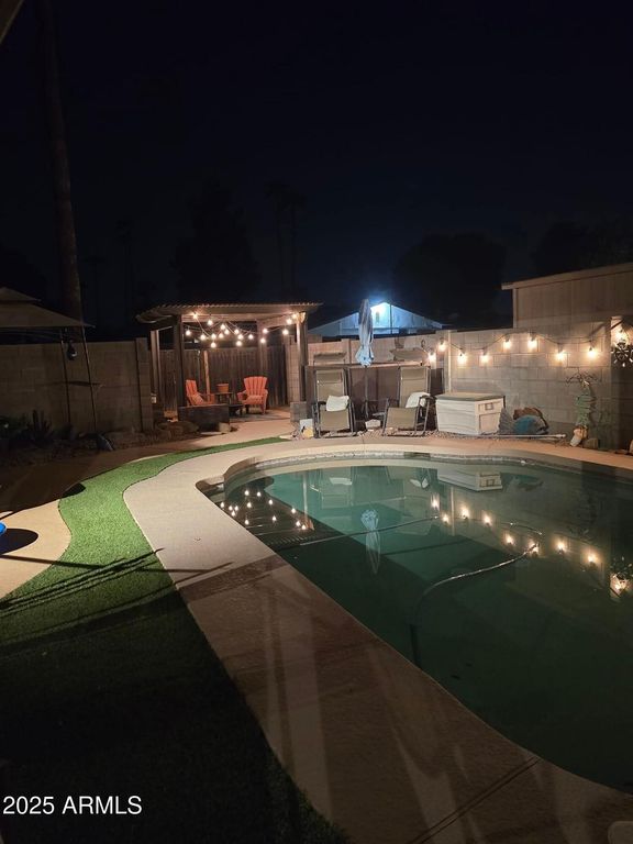 Image 7 of property listing at 4804 S ELM Street, Tempe, AZ 85282