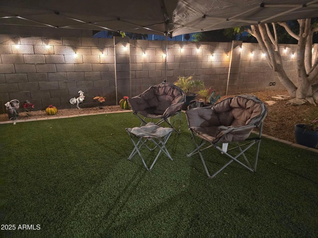 Image 8 of property listing at 4804 S ELM Street, Tempe, AZ 85282
