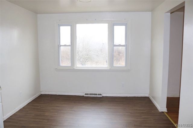 35 Crandon Boulevard, Cheektowaga, NY 14225