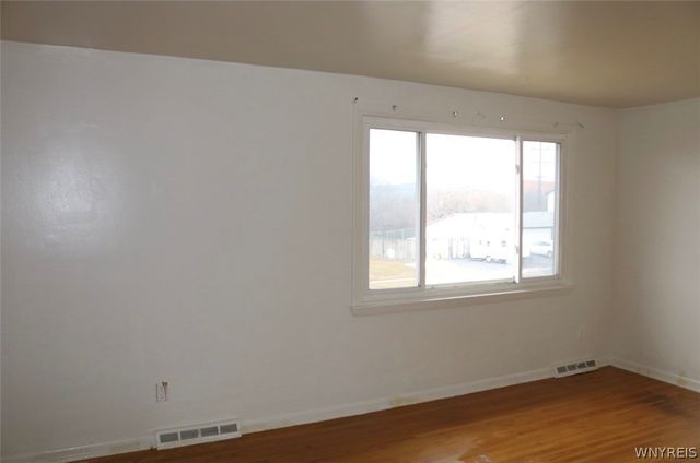 35 Crandon Boulevard, Cheektowaga, NY 14225