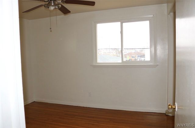 35 Crandon Boulevard, Cheektowaga, NY 14225