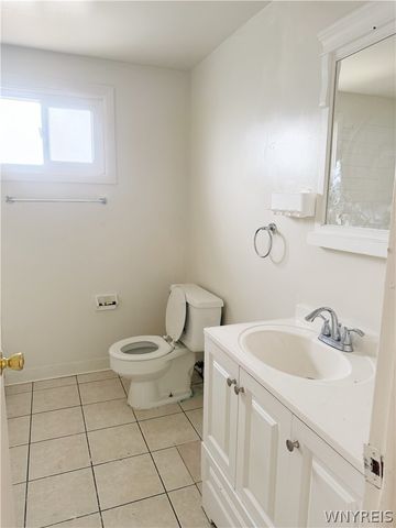 35 Crandon Boulevard, Cheektowaga, NY 14225