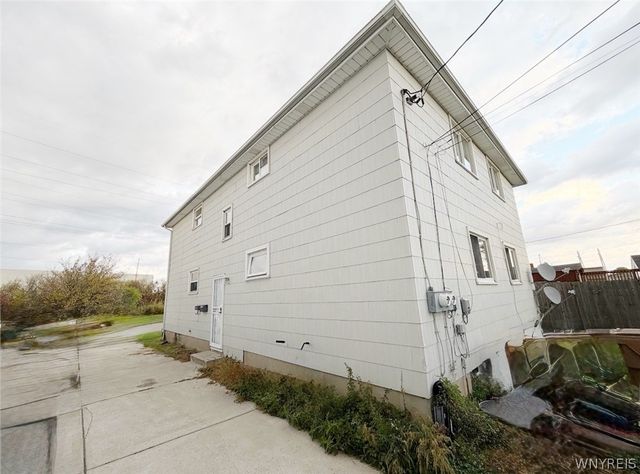 35 Crandon Boulevard, Cheektowaga, NY 14225