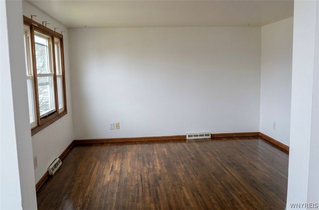 35 Crandon Boulevard, Cheektowaga, NY 14225