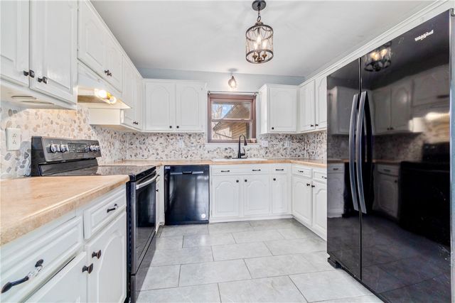 1 Elizabeth Drive, Bella Vista, AR 72715