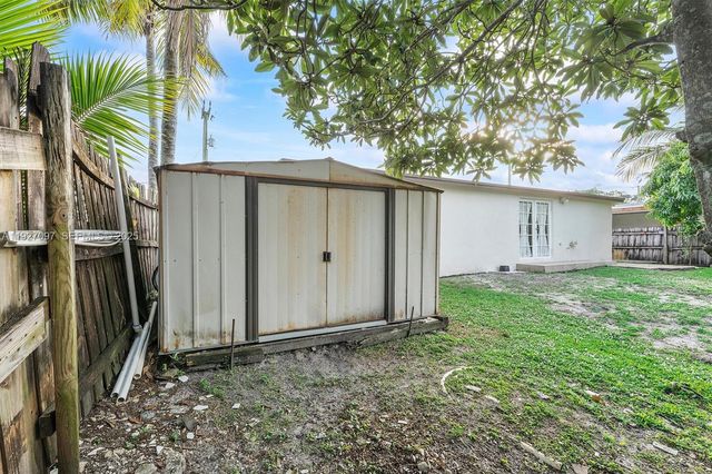 5511 SW 36th Ct, Davie, FL 33314