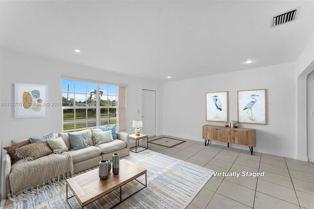 5511 SW 36th Ct, Davie, FL 33314