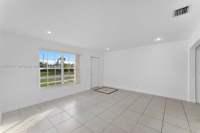 5511 SW 36th Ct, Davie, FL 33314