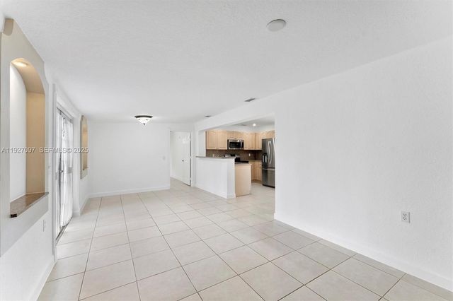 5511 SW 36th Ct, Davie, FL 33314