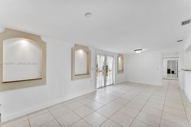 5511 SW 36th Ct, Davie, FL 33314