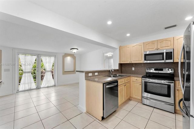 5511 SW 36th Ct, Davie, FL 33314