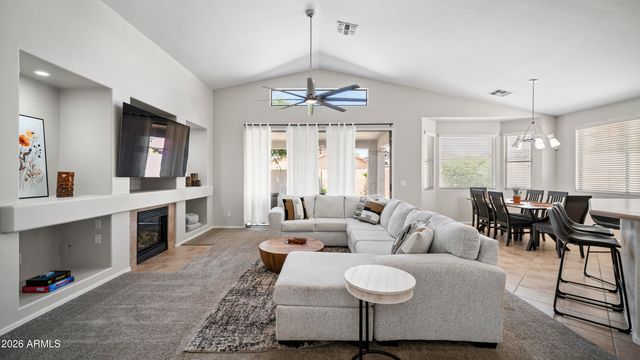 7426 E MELROSE Street, Mesa, AZ 85207