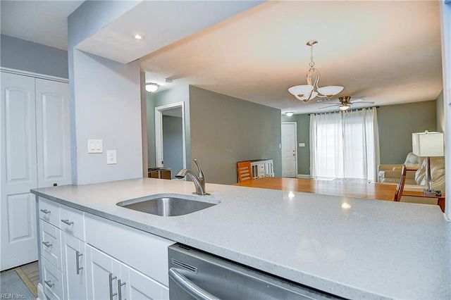 3861 Lasalle Dr Apt 102, Virginia Beach, VA 23453