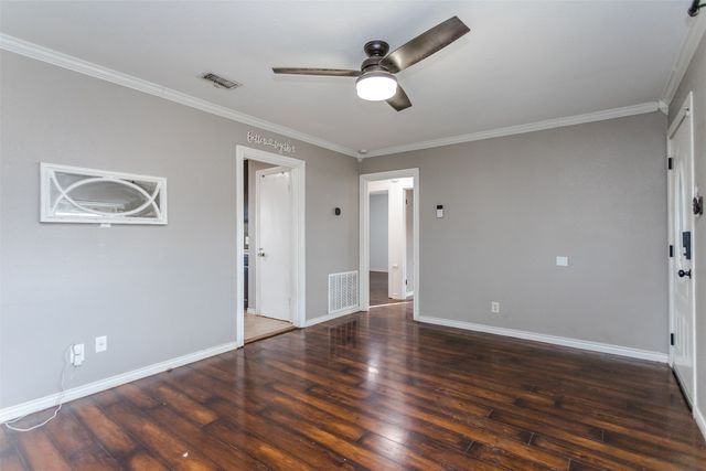 3212 S Llewellyn Avenue, Dallas, TX 75224