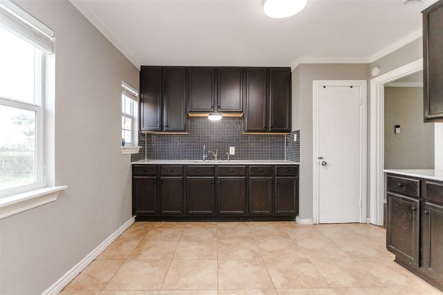 3212 S Llewellyn Avenue, Dallas, TX 75224