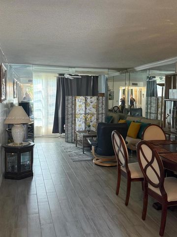 9401 Sunrise Lakes Blvd 109, Sunrise, FL 33322