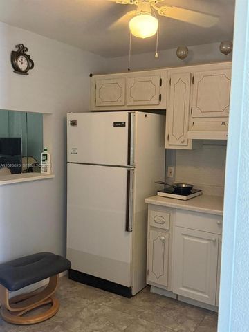 9401 Sunrise Lakes Blvd 109, Sunrise, FL 33322