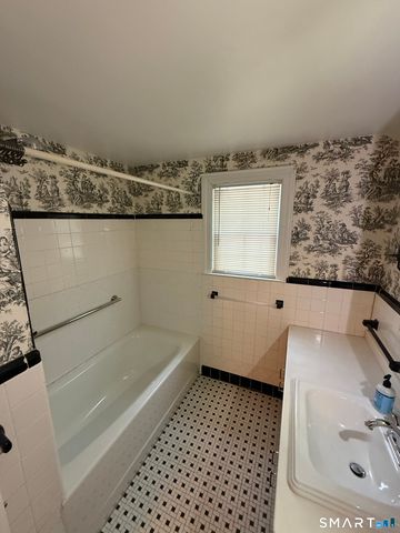 336 Ridgewood Road, West Hartford, CT 06107