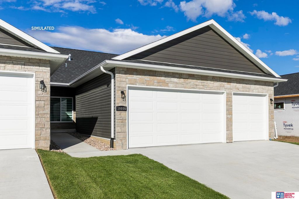 10730 Majestic Lane, Lincoln, NE 68527