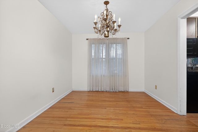 3011 Williamsburg Drive, Guilderland, NY 12303