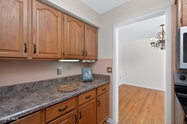 3011 Williamsburg Drive, Guilderland, NY 12303