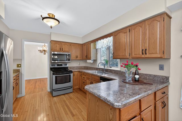 3011 Williamsburg Drive, Guilderland, NY 12303