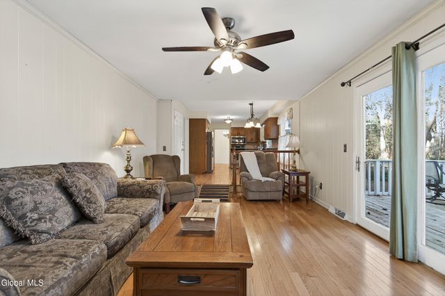 3011 Williamsburg Drive, Guilderland, NY 12303