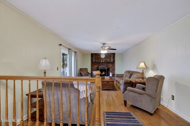 3011 Williamsburg Drive, Guilderland, NY 12303