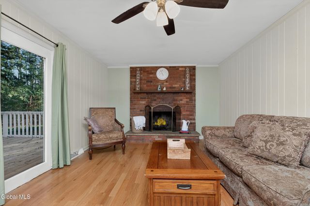 3011 Williamsburg Drive, Guilderland, NY 12303