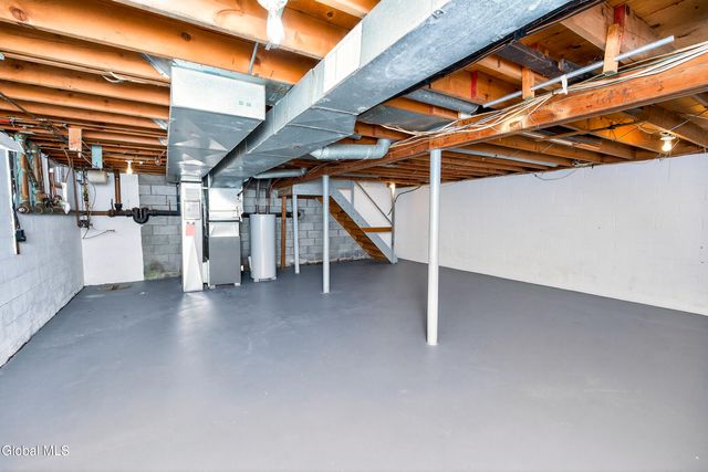 3011 Williamsburg Drive, Guilderland, NY 12303