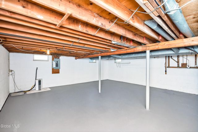 3011 Williamsburg Drive, Guilderland, NY 12303