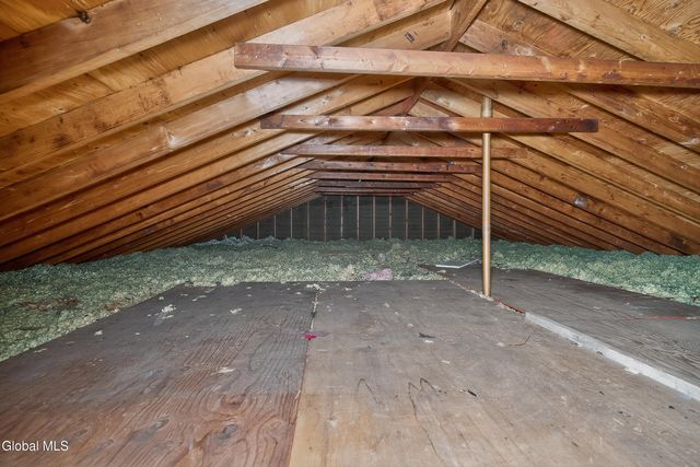 3011 Williamsburg Drive, Guilderland, NY 12303