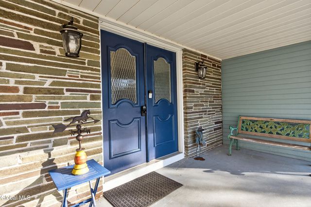 3011 Williamsburg Drive, Guilderland, NY 12303