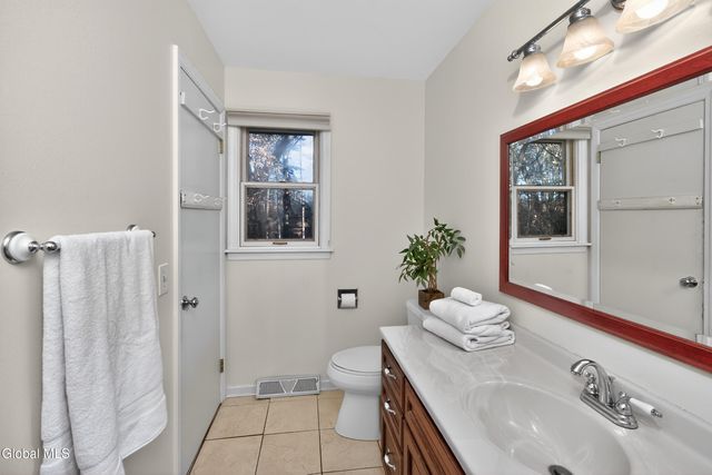 3011 Williamsburg Drive, Guilderland, NY 12303