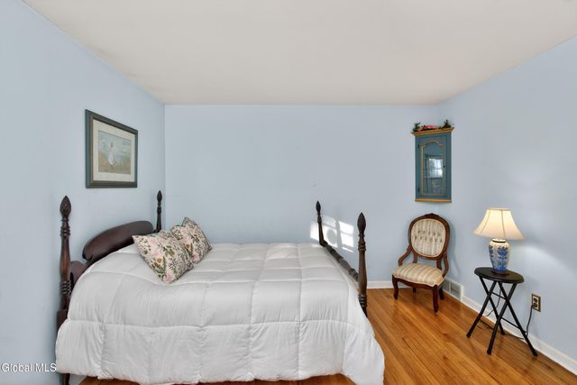 3011 Williamsburg Drive, Guilderland, NY 12303