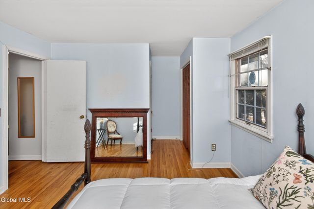 3011 Williamsburg Drive, Guilderland, NY 12303