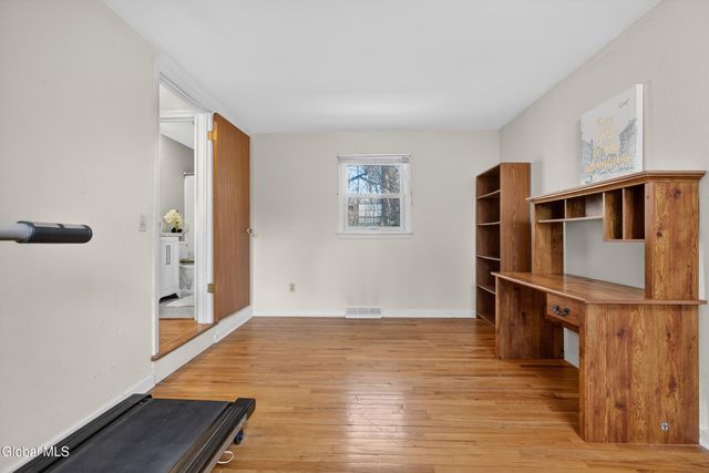 3011 Williamsburg Drive, Guilderland, NY 12303