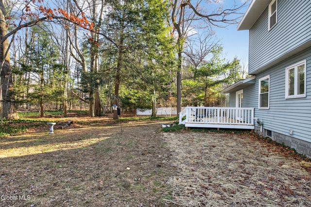 3011 Williamsburg Drive, Guilderland, NY 12303