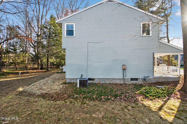 3011 Williamsburg Drive, Guilderland, NY 12303