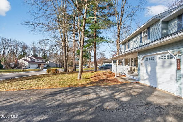 3011 Williamsburg Drive, Guilderland, NY 12303