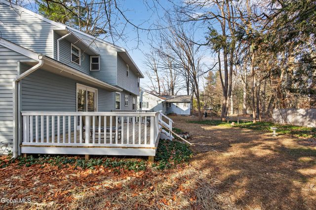 3011 Williamsburg Drive, Guilderland, NY 12303