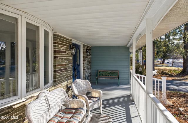 3011 Williamsburg Drive, Guilderland, NY 12303