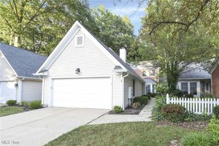 225 Westwind Drive 2, Avon Lake, OH 44012