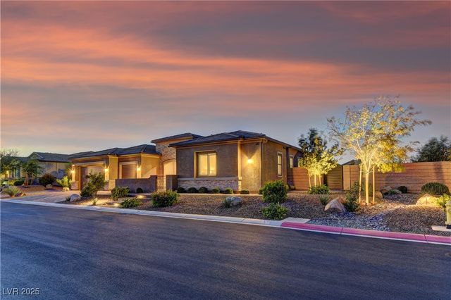 8411 South Cimarron Road, Las Vegas, NV 89113