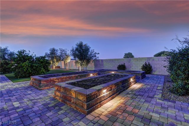 8411 South Cimarron Road, Las Vegas, NV 89113