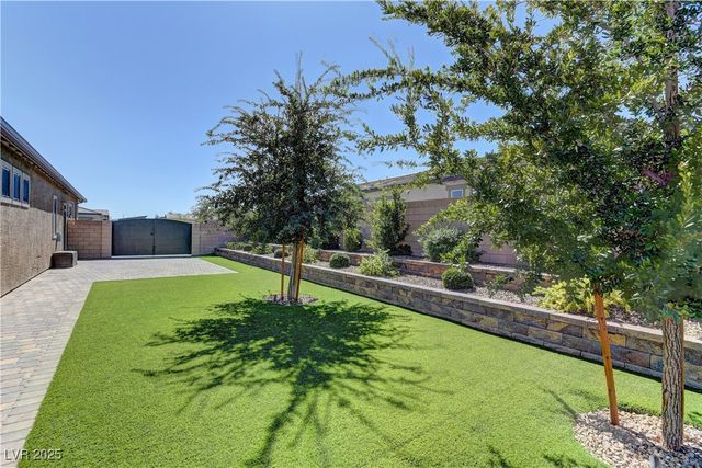 8411 South Cimarron Road, Las Vegas, NV 89113