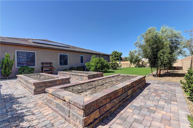 8411 South Cimarron Road, Las Vegas, NV 89113