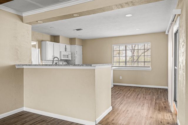 2624 Woodlawn Drive, Ennis, TX 75119