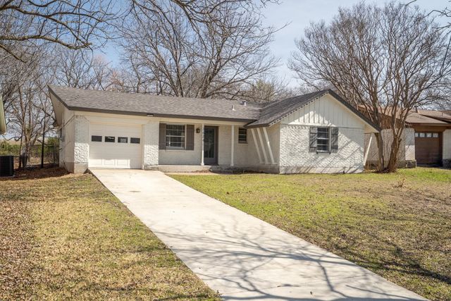 2624 Woodlawn Drive, Ennis, TX 75119